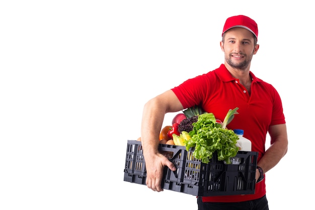 Equipo de servicio de comida de entrega con canasta negra para enviar al cliente