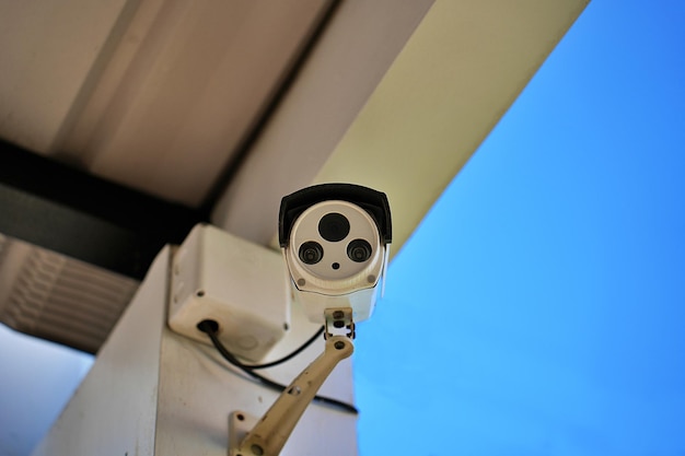 Equipo de video de cámara de seguridad de vigilancia CCTV en poste de control de área de sistema de seguridad de edificios al aire libre y espacio de copia