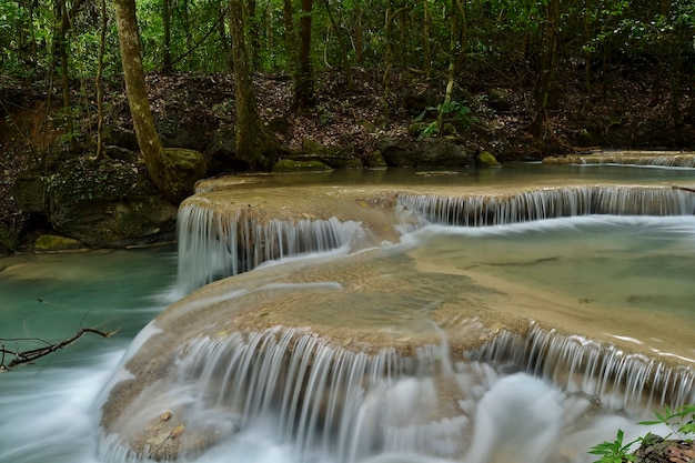 Erawan der schönste Wasserfall Thailands