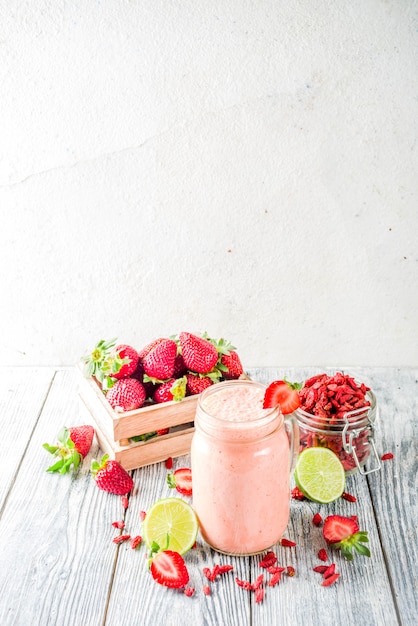 Erdbeer-Goji-Smoothie