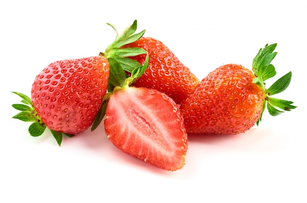 Erdbeerbeeren auf Weiß lokalisiert