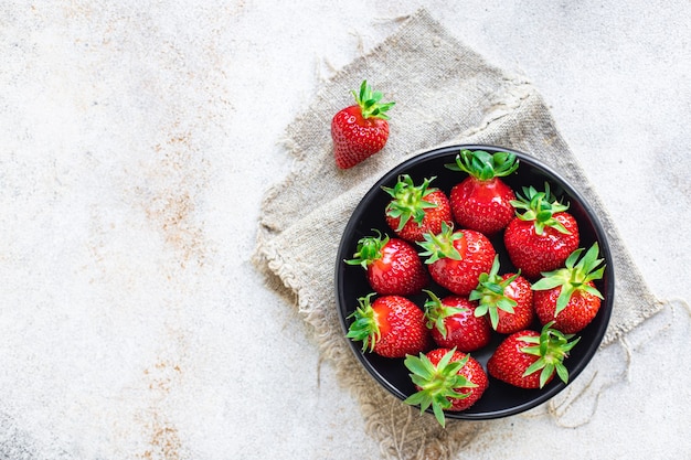 Erdbeerfruchtbeeren reifes süßes Dessert Keto oder Paleo-Diät veganes oder vegetarisches Essen