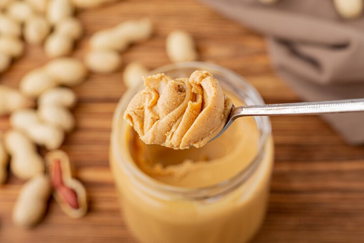 Erdnussbutter im Löffel