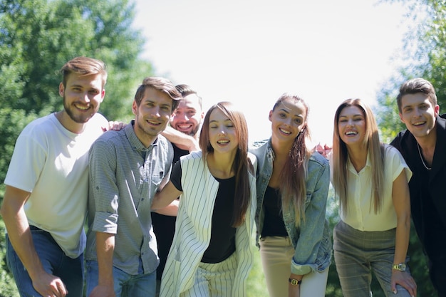 Erfolgreiches Team von Gleichgesinnten Foto mit Kopierraum