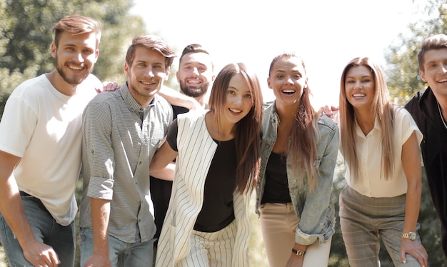 Erfolgreiches Team von Gleichgesinnten Foto mit Kopierraum