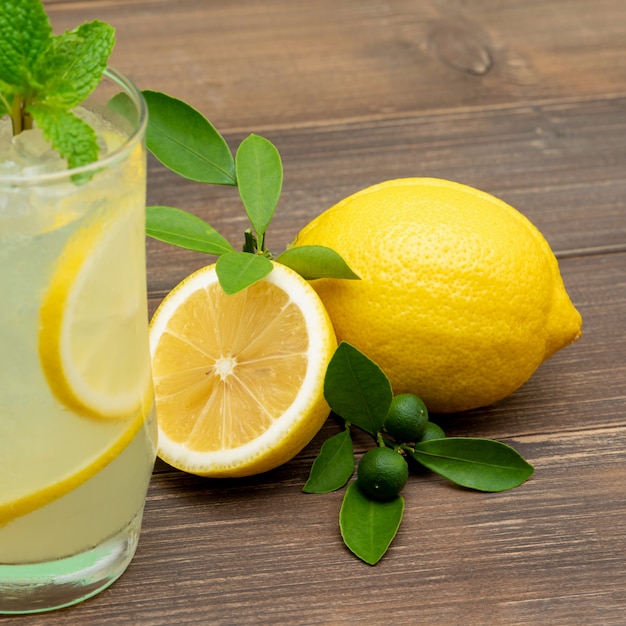 Erfrischendes Limonadensaftgetränk