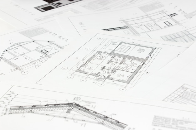 Erhöhte Ansicht auf Architekturplänen. Konzept für architektonische Designprojekte. Papier Architektur