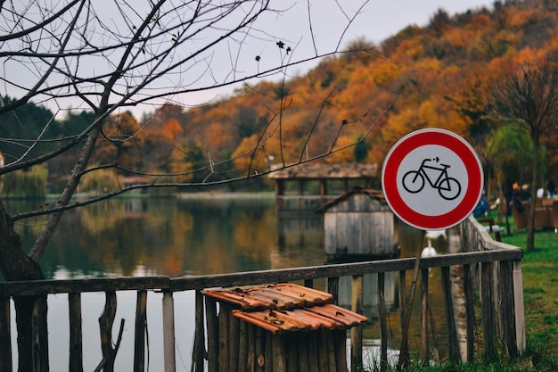 Erholungsweg und Radweg-Verkehrsschild.