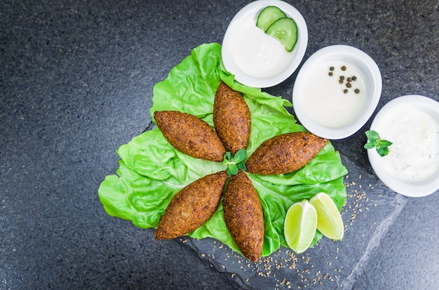 Erleben Sie köstliches libanesisches Essen namens Kibbeh