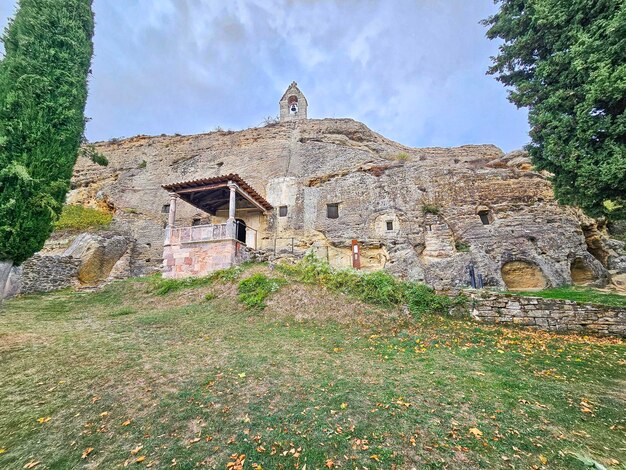 Ermita de roca de los Santos Justo y Pastor en Olleros de Pisuerga provincia de Palencia