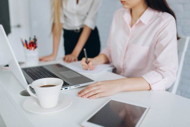 Ernte Frauen im Büro