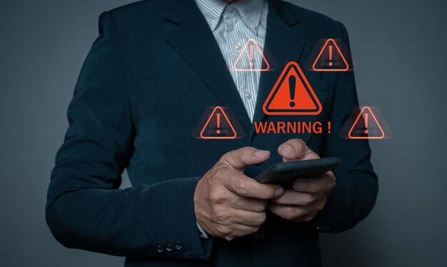 Error de notificación y concepto de mantenimiento violación de datos conexión ilegal concepto de datos comprometido Virus de software malicioso y cibercrimen