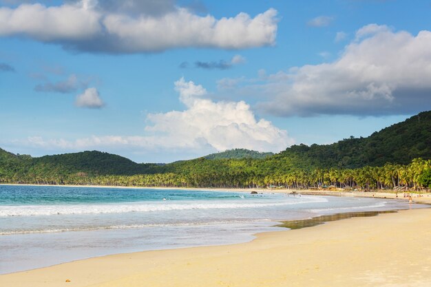 Erstaunliche malerische Aussicht auf die Meeresbucht und die Berginseln, Palawan, Philippinen