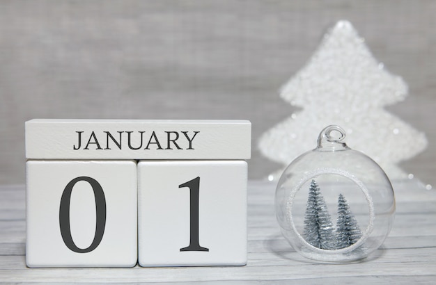 Erster Monat des Jahres, ein Kalender mit Zahlen und ein Monat, 1. Januar. Neujahrsmärchen als Andenken.
