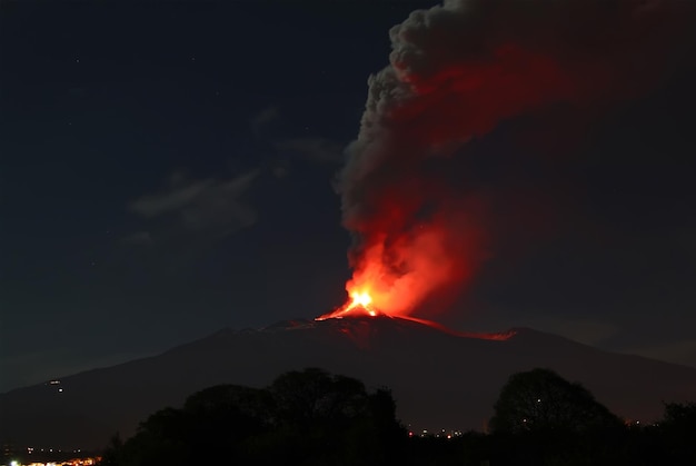 Foto erupción de un volcán