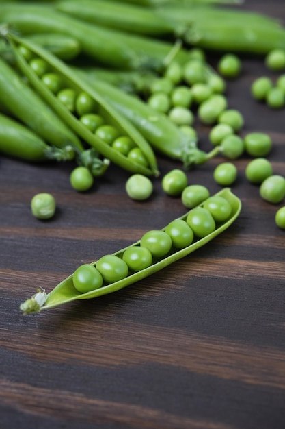 Foto ervilha de legumes saborosos saudáveis e frescos