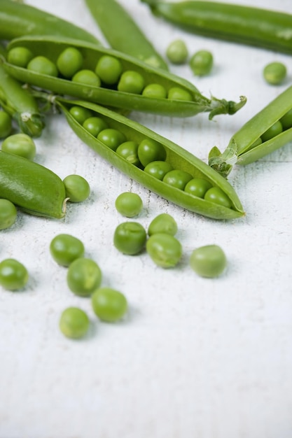 Foto ervilha de legumes saborosos saudáveis e frescos