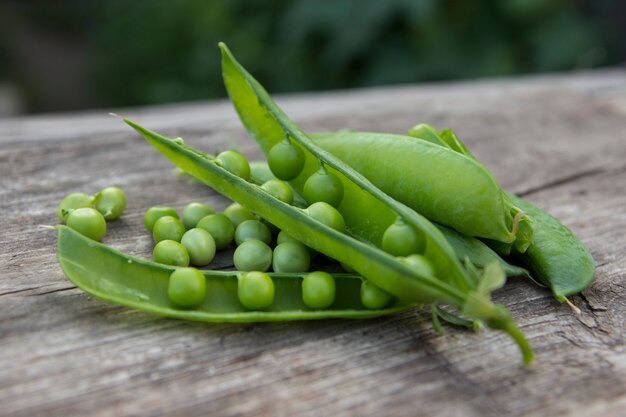 Ervilhas verdes frescas