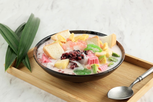 Es Goyobod Campur Bandung Mix Fruit Popular para Buka Puasa