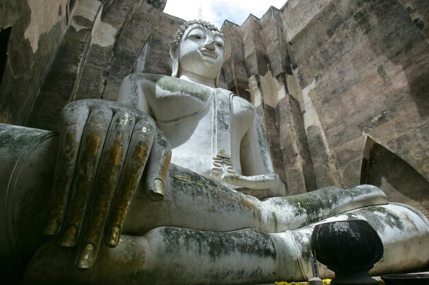 Este es un viejo Buda antiguo.