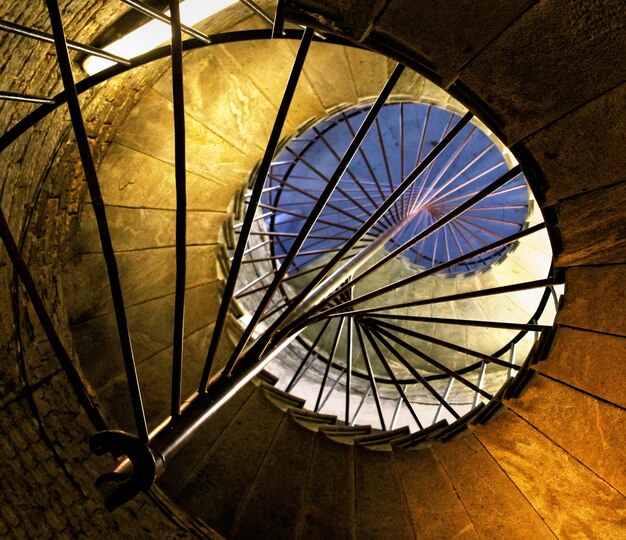 Escadas em forma de espiral na Catedral de Santo Isaac em São Petersburgo