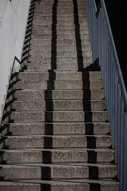 Escalera de hormigón abstracto Escalera de diseño moderno con edificio de hormigón