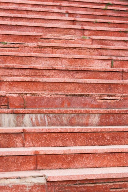 Escalera de piedra roja Cerrar