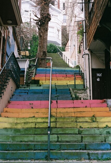 Foto escaleras de arco iris