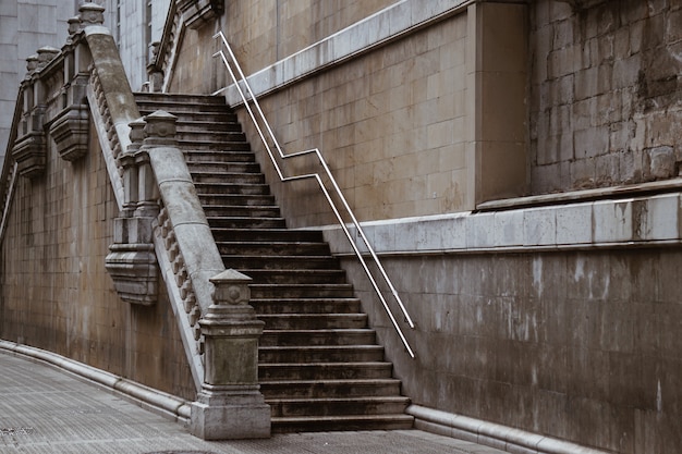 escaleras en la calle