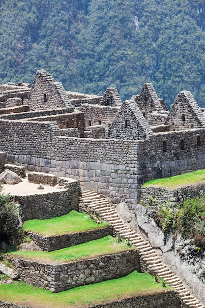 Escaleras y casas antiguas