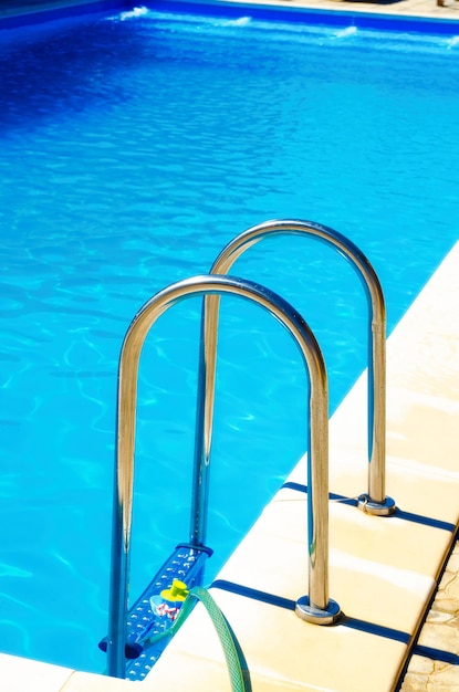 Escaleras de la piscina