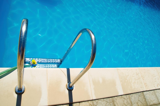 Escaleras de la piscina