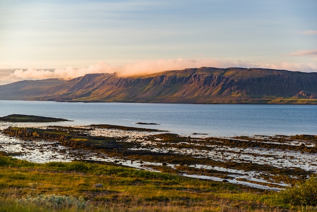 Foto escena del viaje a islandia, fiordos del oeste