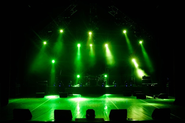 Escenario libre con luces