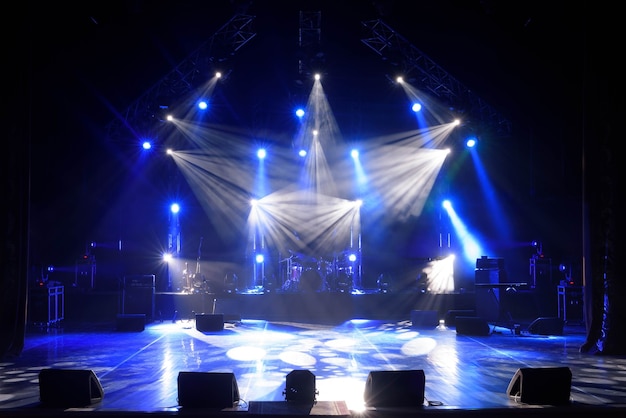 Escenario libre con luces