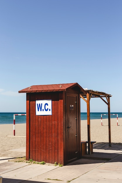 Escenas de playa en un día soleado