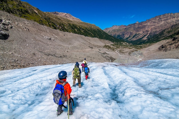 Escola de alpinismo para crianças