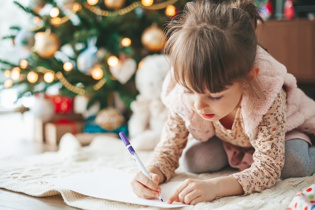 Escrevendo uma carta para o Papai Noel