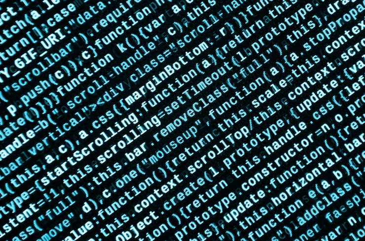Foto escribir código de programación en una computadora portátil