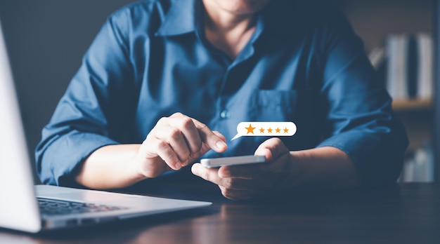 Escribir reseñas de clientes que utilizan los productos y servicios de la tienda para expresar su satisfacción y aumentar la credibilidad de la tienda Ideas de reseñas de productos o servicios de clientes