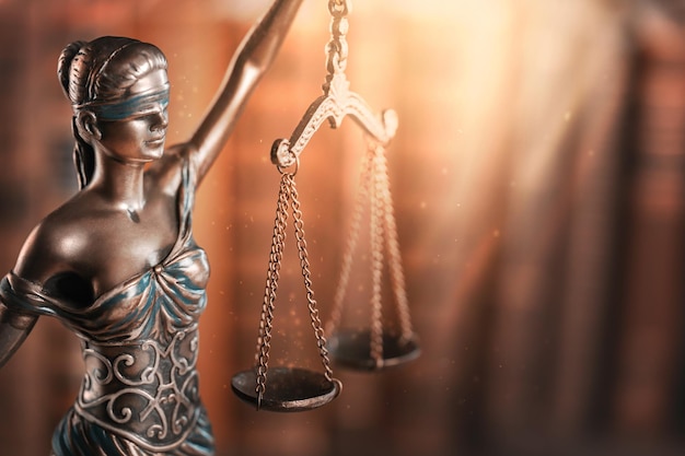 Escritório jurídico de advogados e procuradores estátua modelo de bronze legal de Themis deusa da justiça.