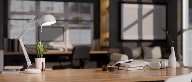 Foto un escritorio de oficina con una lámpara de mesa reserva unos auriculares de planta en maceta en una habitación de oficina moderna