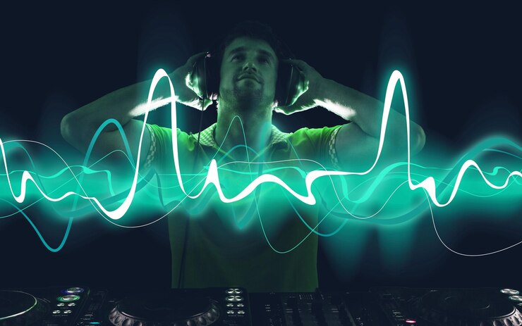 Foto escuchos jóvenes dj vida nocturna conceptos de entretenimiento equipos