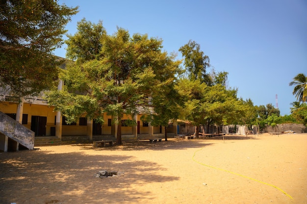 La escuela primaria Sainte Therese en Joal Fadiouth, Senegal