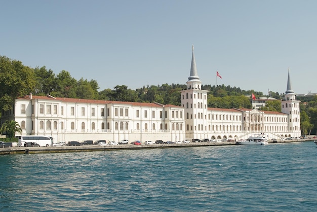 Foto escuela secundaria militar kuleli en estambul turkiye