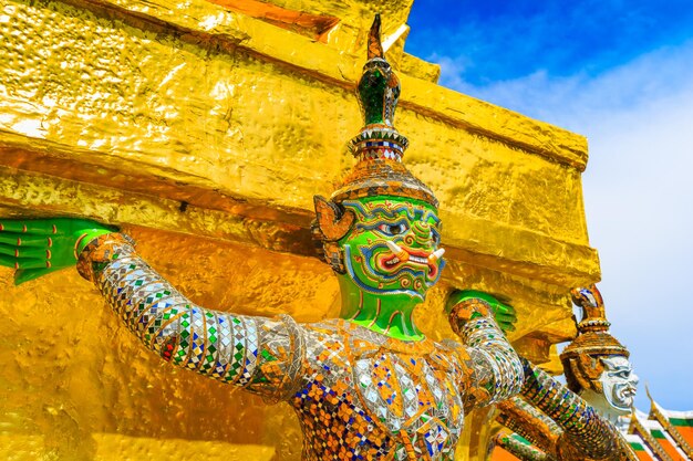 Escultura de Buda Grande palácio também chamado Wat Phra Kaew Bangkok