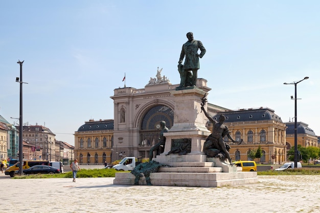 Escultura de Gabor Baross em Budapeste
