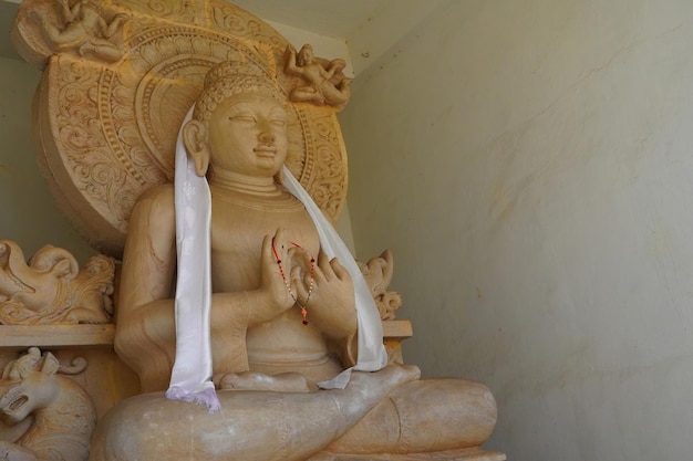 escultura del dios Buda
