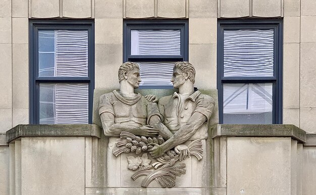 Foto escultura en el edificio