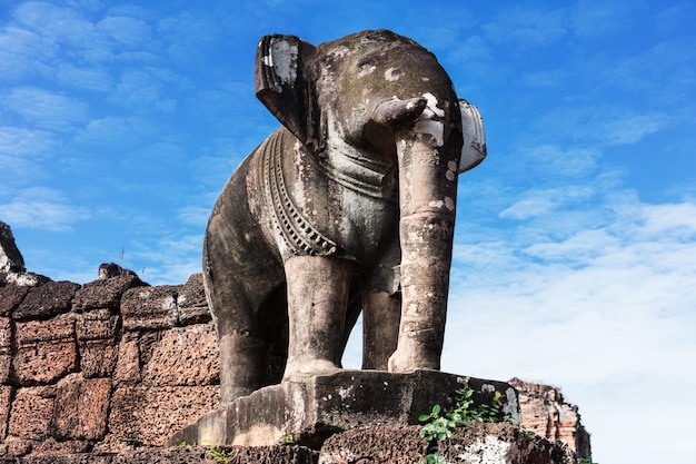 Escultura de elefante en East Mebon